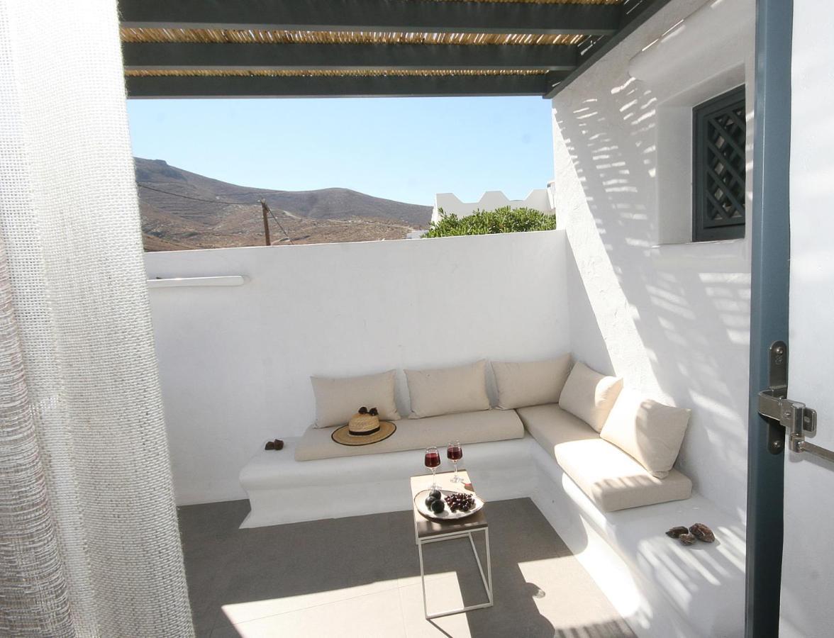 5 Traditional Suites Livadi  Buitenkant foto